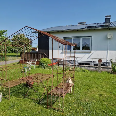 Vulkaneifel Haus Pesch بيت للعطل *