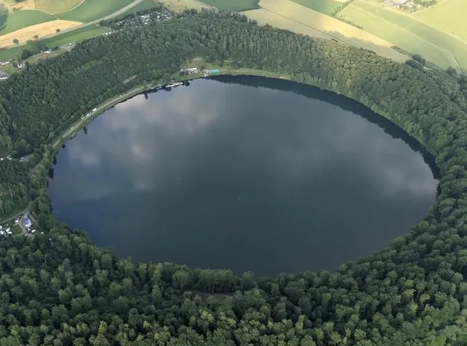 Vulkaneifel Haus Pesch Дом отдыха *